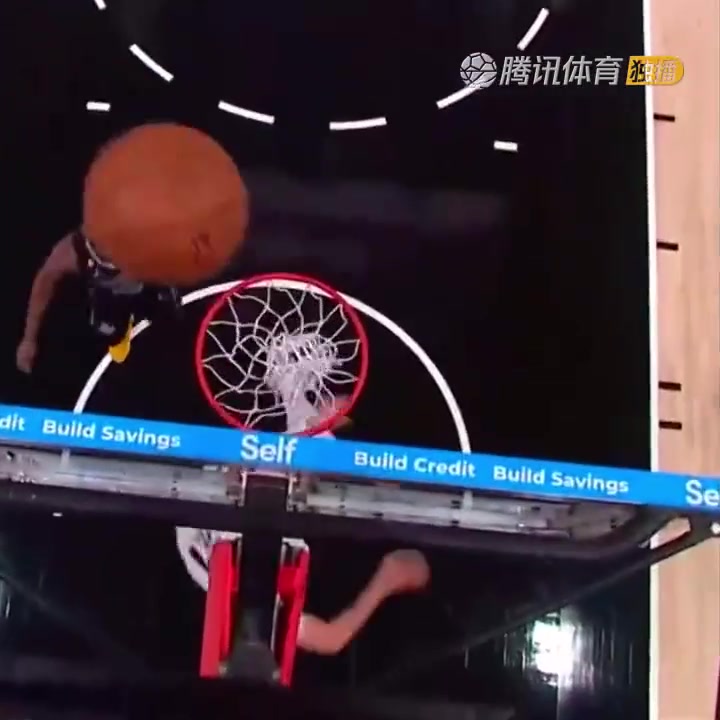 罕见一幕!努尔基奇抛投 罕见一幕!努尔基奇抛投